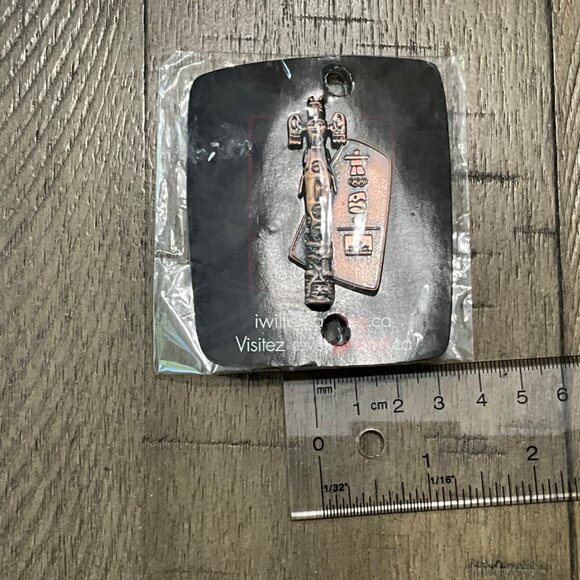 Canada Vancouver 2010 Olympic Pin Totem Pole New - Picture 4 of 4